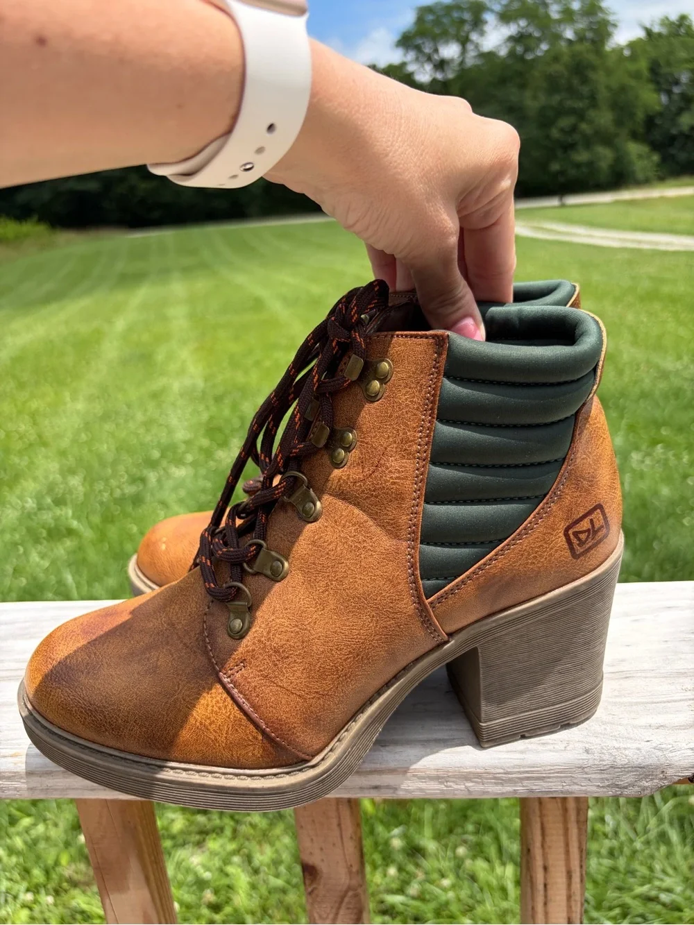 Dirty Laundry Women's 9 Boots Booties Lace Up Block Heel Green Accents Cabincore